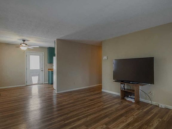 4th image of 237 Jackson Ave