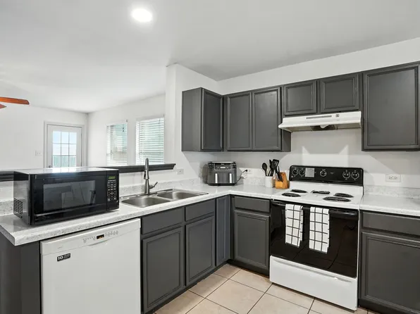 321 Quail Crossing Dr, Sanger, TX 76266