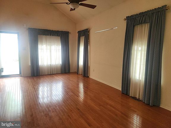 5th image of 105 Liberty Dr
