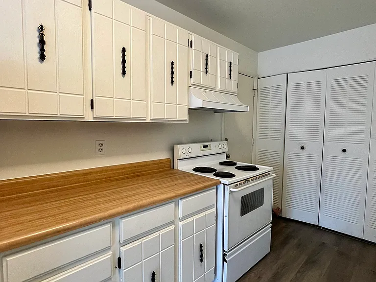 7992 Chase Cir #9 — Photo 6