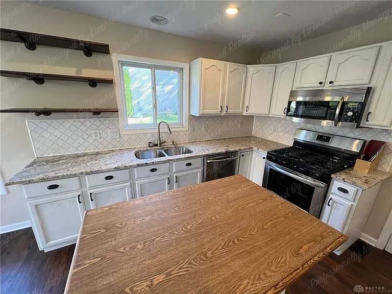 1131 Windsong Trl — Photo 13