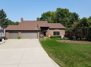 W2830 Oakridge Dr, Appleton, WI 54915