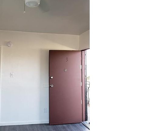 3rd image of 11253 Raymond Ave #4