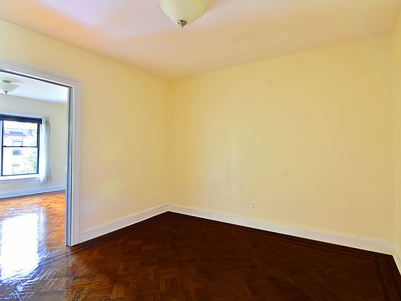 4th image of 224 Carlton Ave #4