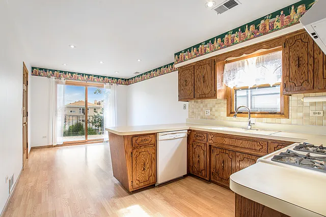6120 W Eastwood Ave #2 — Photo 5