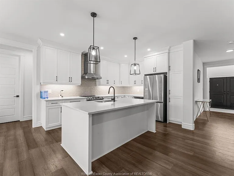 93 Belleview Dr — Photo 13