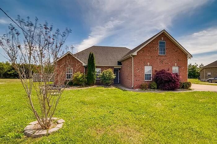 1st image of 1014 Coral Dr