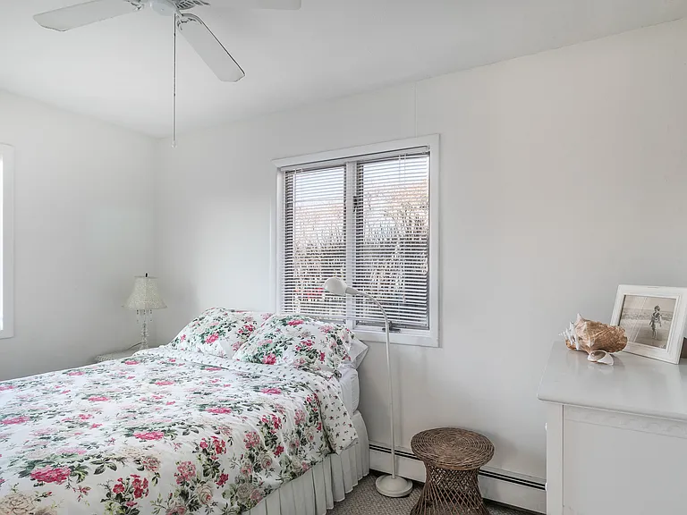 11 Sanger Pl — Photo 8