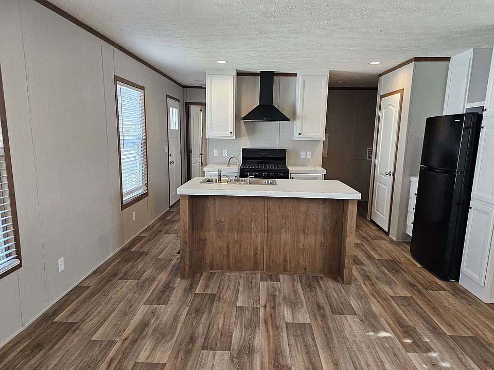 1st image of 2101 SW 38th St Lot 106