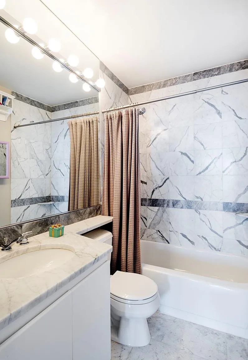 500 West 43rd Street — Photo 4