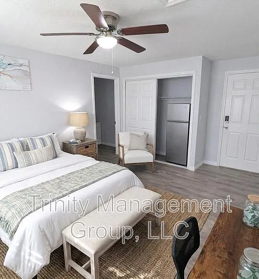 1509 Winding Way E #3 — Photo 1
