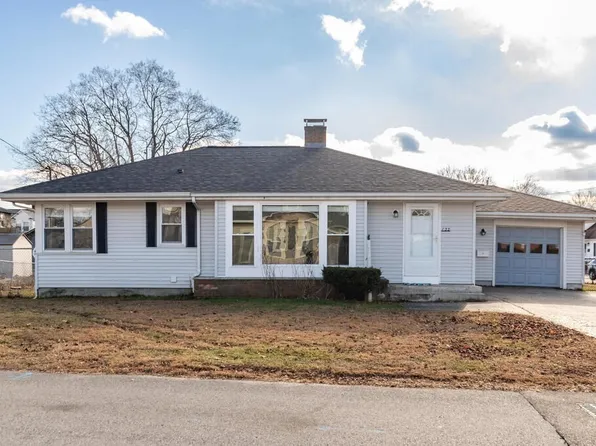 122 Gilman St, Nashua, NH 03060