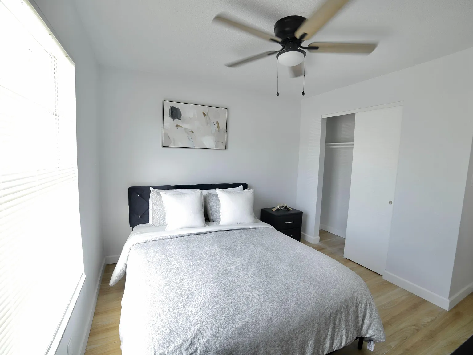 4 bed, 2.0 bath, 2000 sqft, $953 — Photo 2