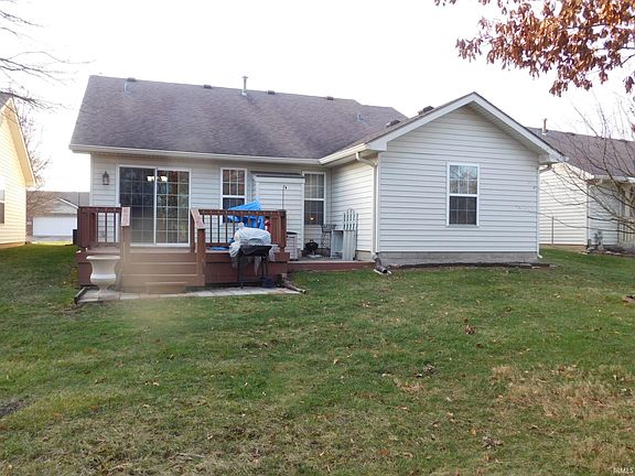 2nd image of 1112 N Saybrook Ln