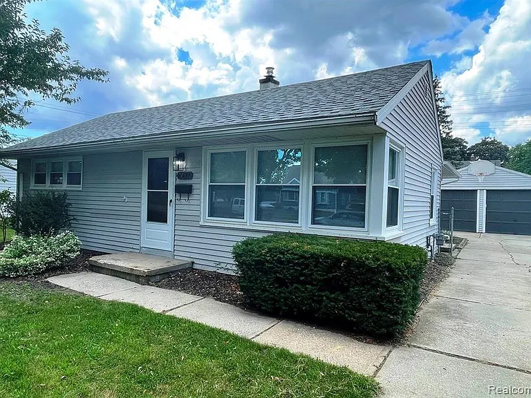 4609 Mankato Ave — Photo 1