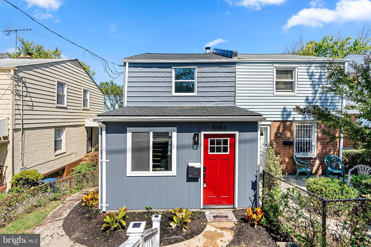 5084 Just St NE photo 1