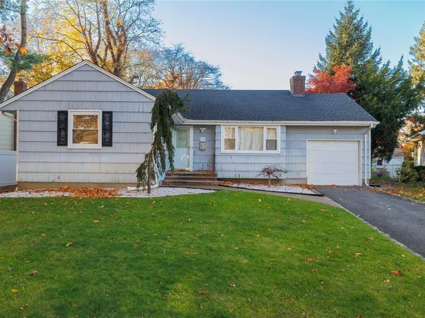 11 Audrey Court, Malverne, NY 11565