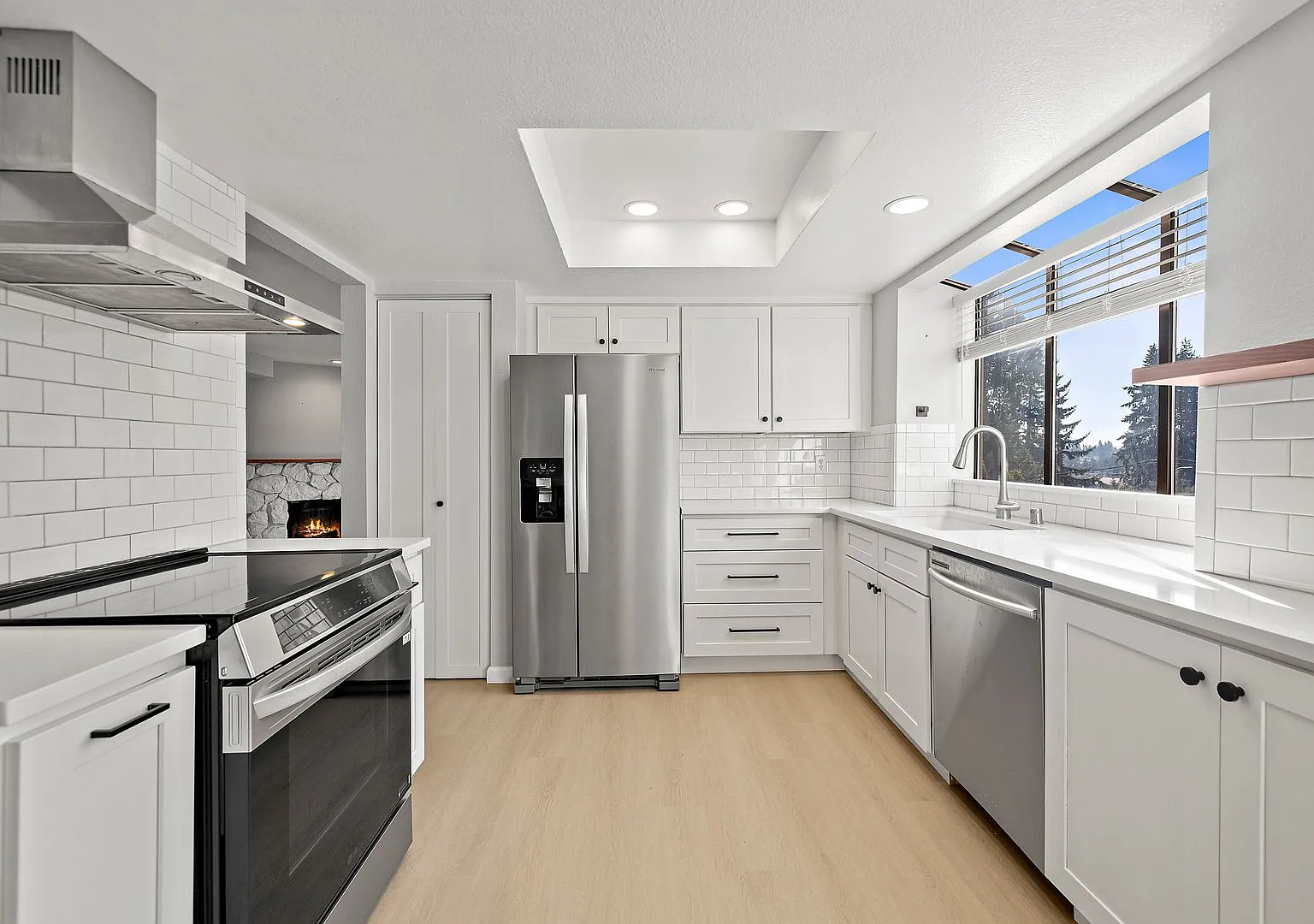 Amazing 2bed/1.5bath Condo Unit with Private Balcony in Meridian Park! — Photo 1