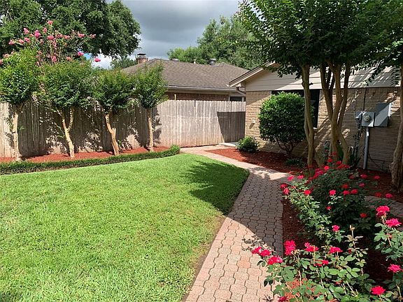 3rd image of 16414 Hickory Knoll Dr