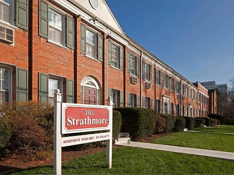 Strathmore — Photo 15