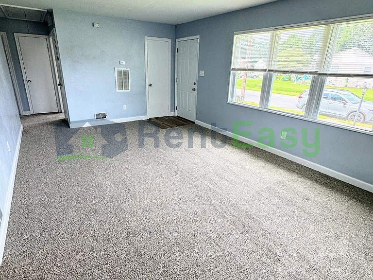 2625 Eastwood Ave — Photo 7