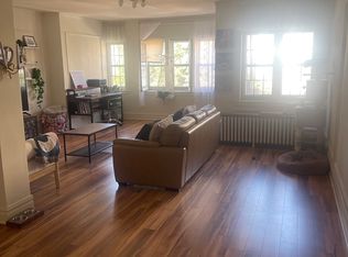 2218 N Summit Ave #301, Milwaukee, WI 53202