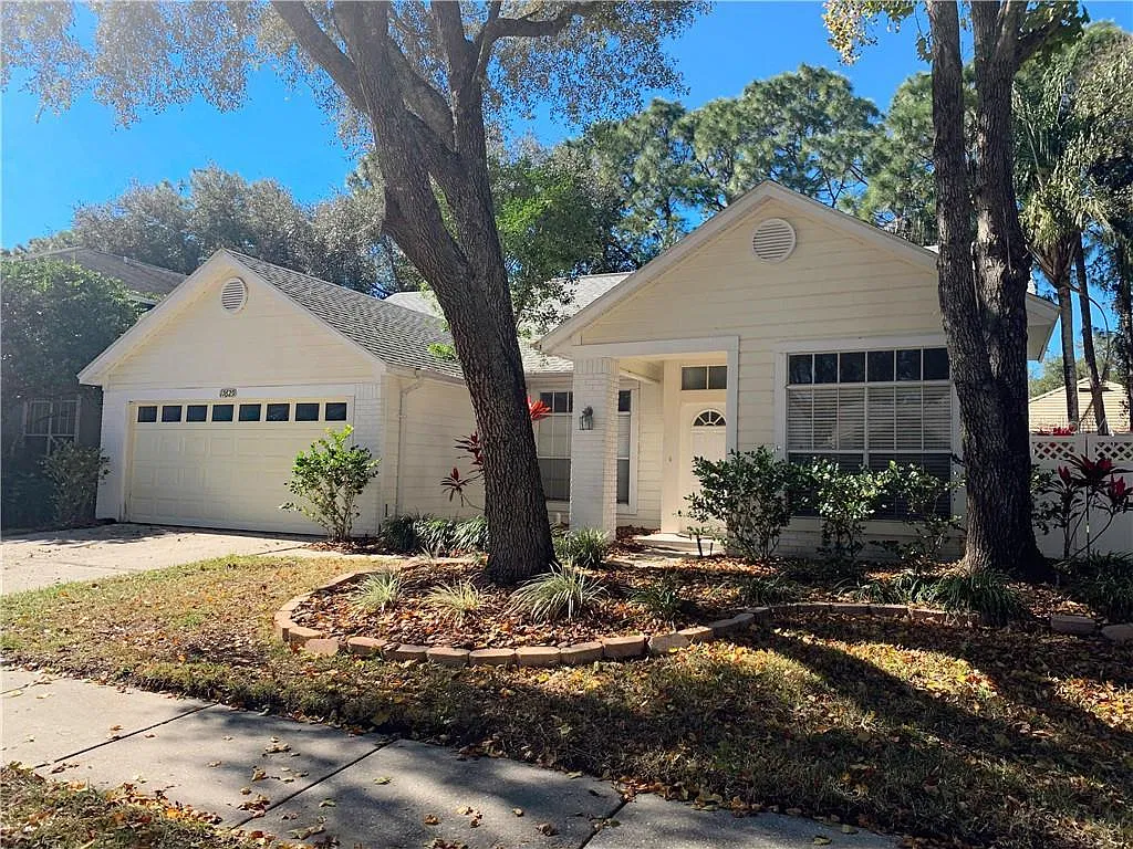 3 bed, 1401 sqft, $2,495 — Photo 2