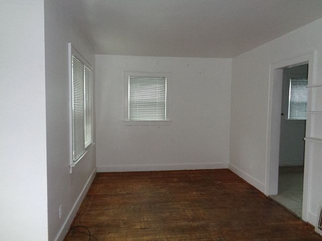 2nd image of 2123 170th St