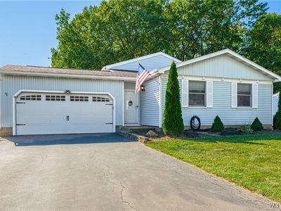 6640 Royal Pkwy S, Lockport, NY, 14094