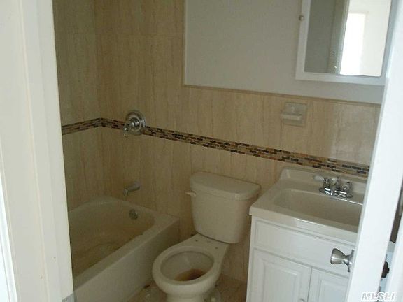 4th image of 120 Ave 153 St