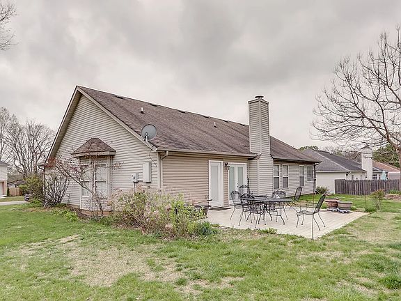 4th image of 2220 Jo Ann Dr