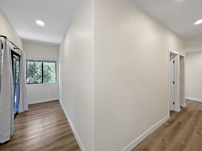 3095 Boundary St — Photo 20