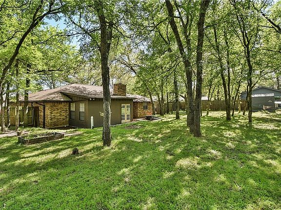 3rd image of 1304 Spanish Moss Dr