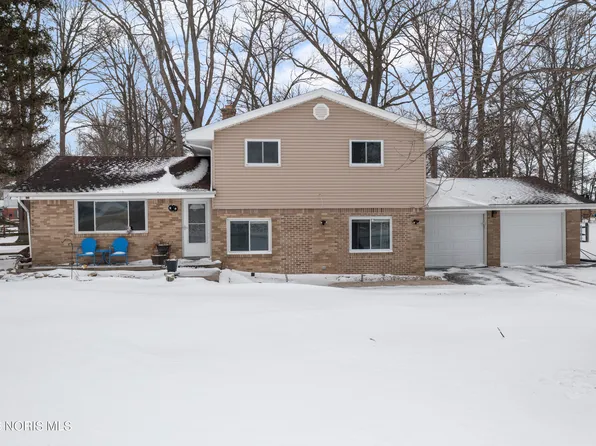 1611 Latcha Rd, Millbury, OH 43447