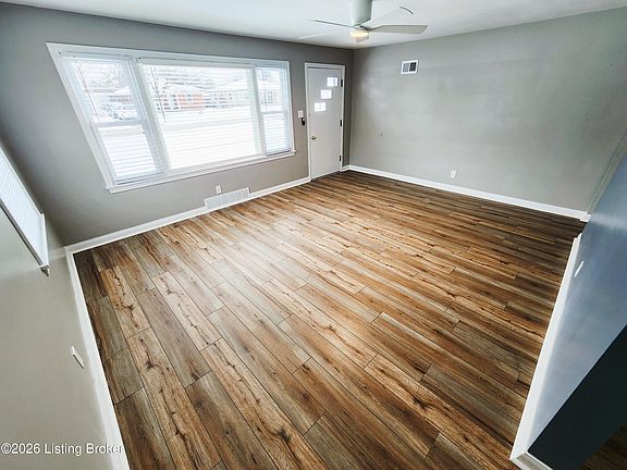 4th image of 1716 Kennedy Rd