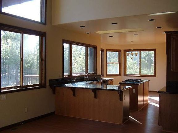 3rd image of 3580 N Country Club Loop