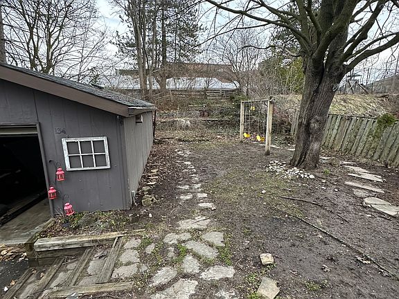 2nd image of 134 Bridgeport Rd E #1