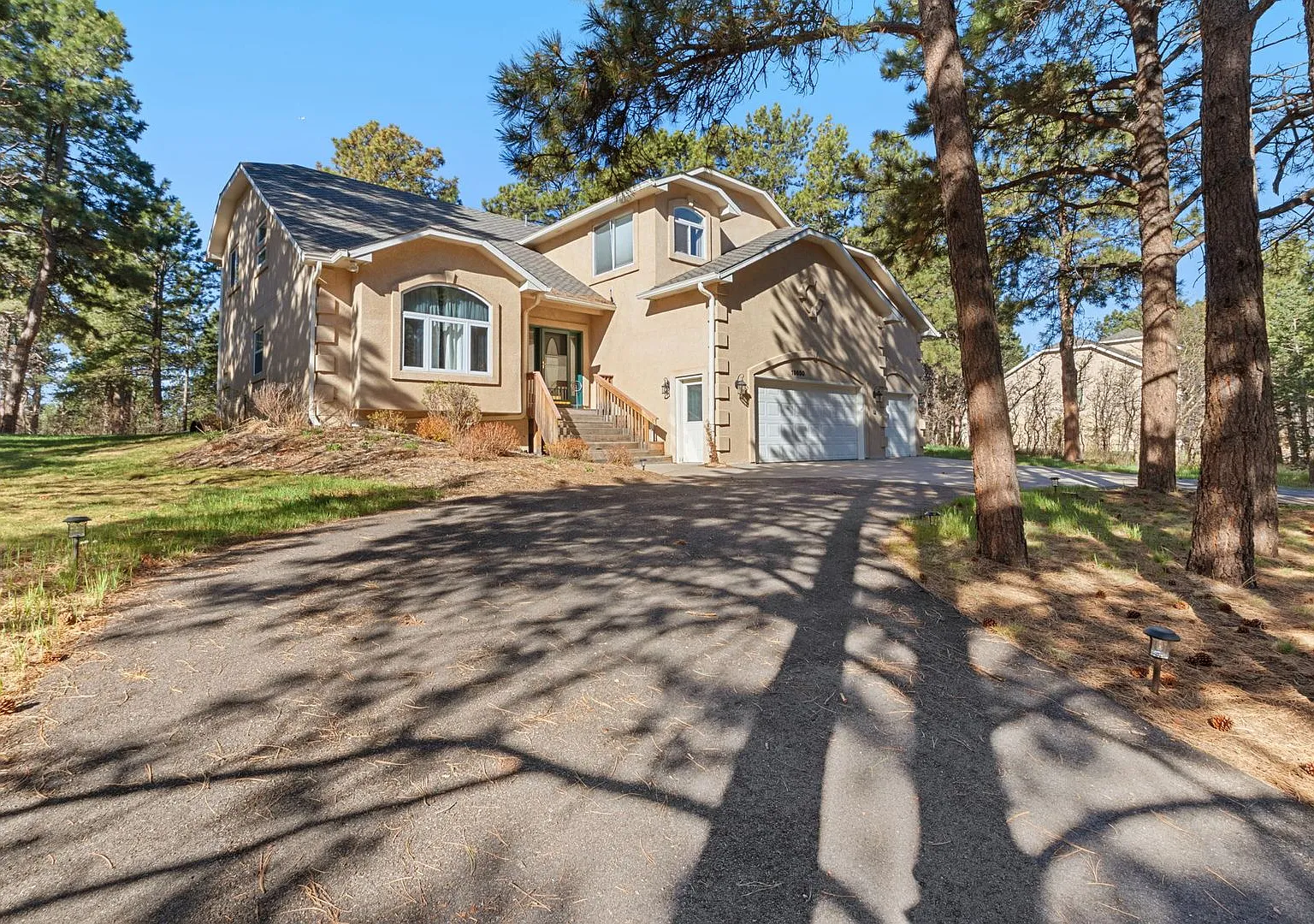 Warm & Spacious Woodmoor Home in a Fantastic Location! — Photo 2