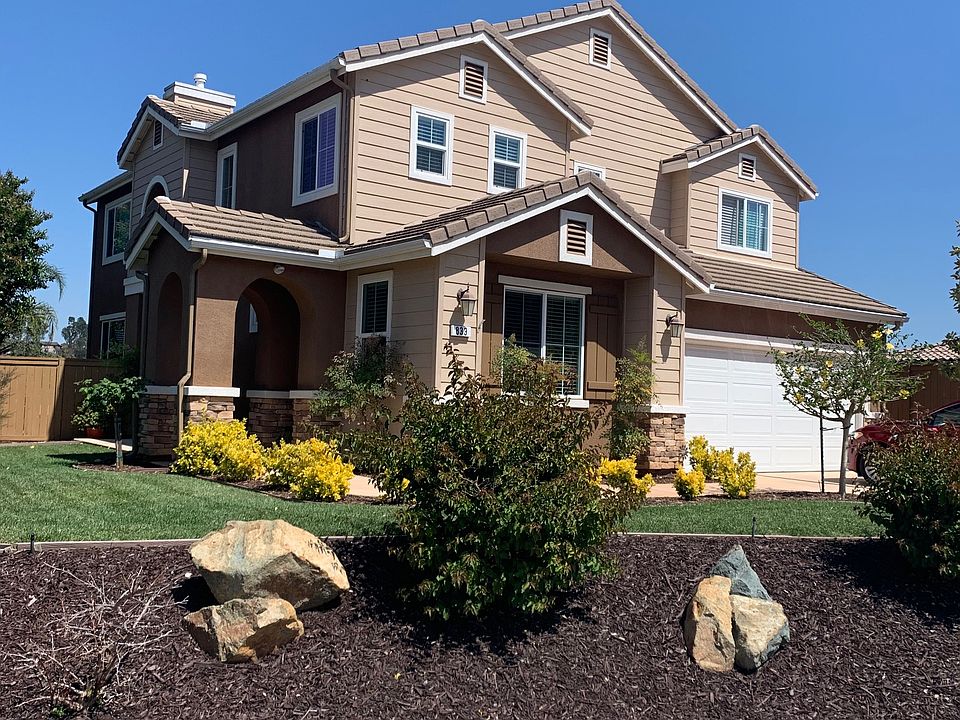 1st image of 833 Legacy Dr