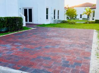 9511 SW 171st Pl, Miami, FL 33196