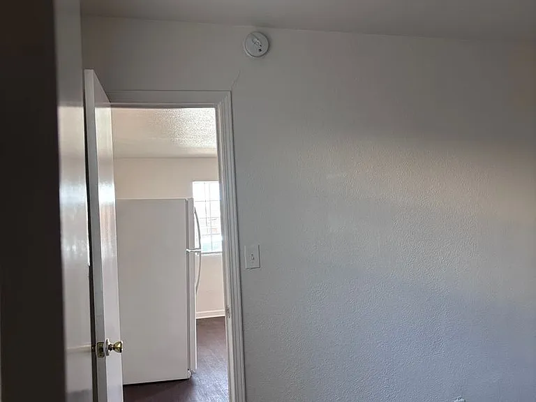 591 W Holt Ave — Photo 7