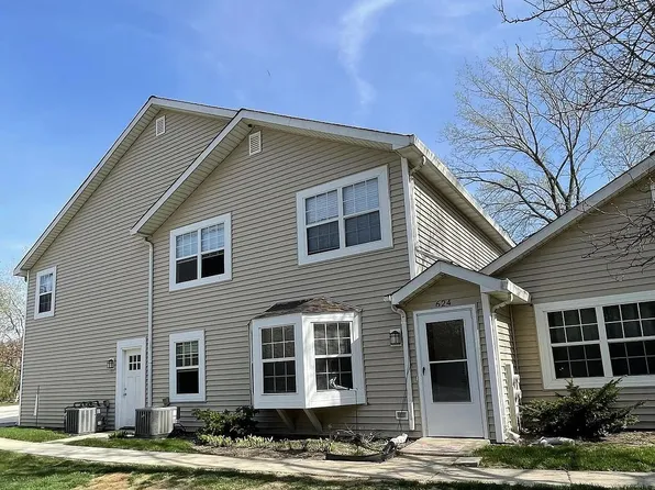 624 N Lake Shore Dr, Palatine, IL 60067