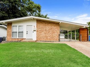 1065 Saint Anthony Ln, Florissant, MO 63033
