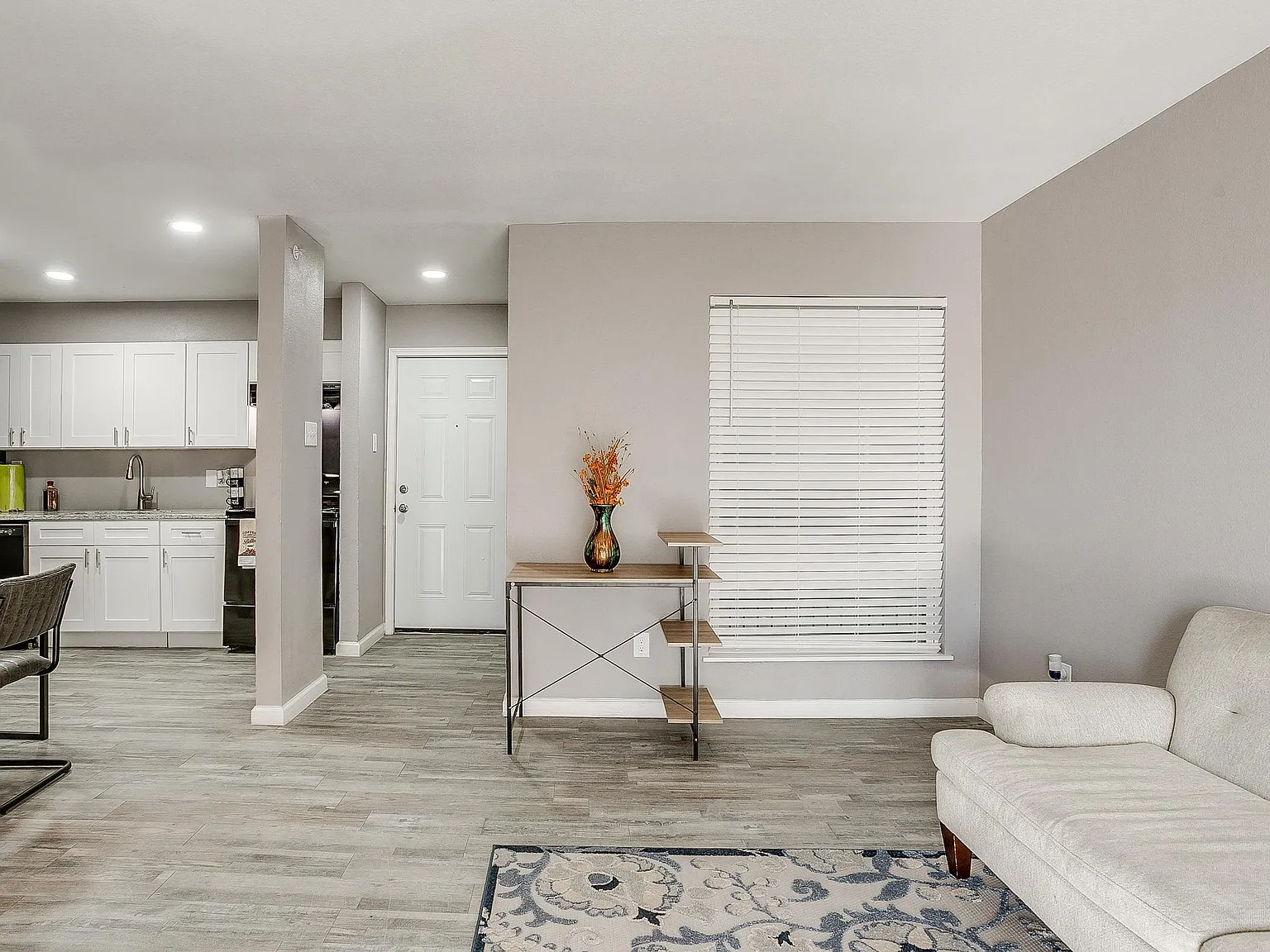 Vista Buena Apartments — Photo 4