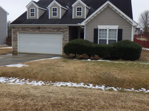 300 Stansbury Ln, Clayton, NC 27527