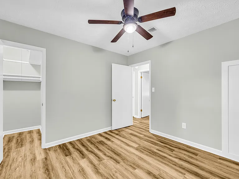 117 Blackmor Ct — Photo 16
