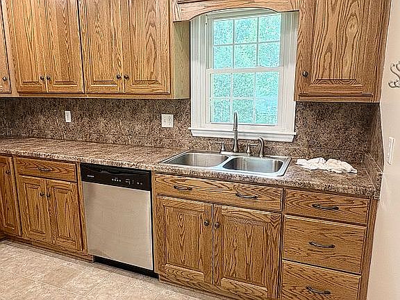2nd image of 455 Brookwood Dr