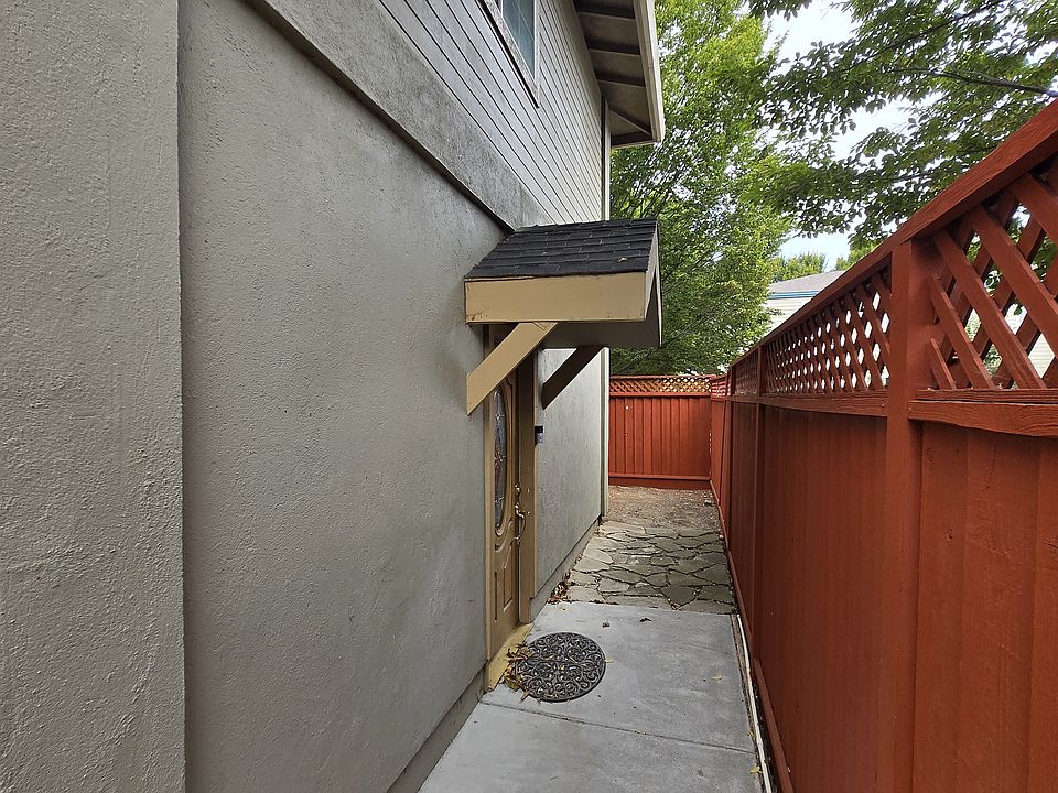 Entrance to front door