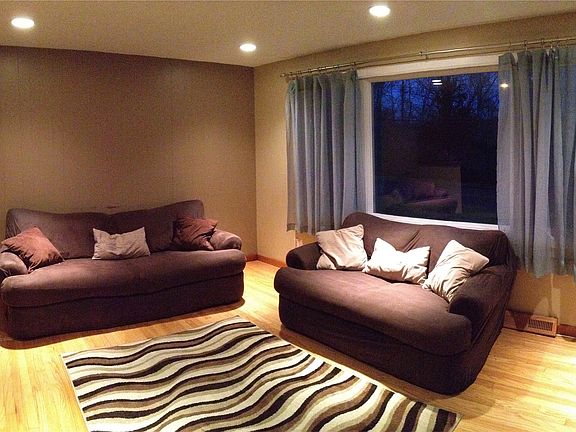livingroom W/ hardwood