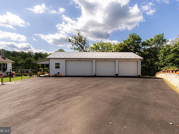 5th image of 70 Apple Orchard Pl